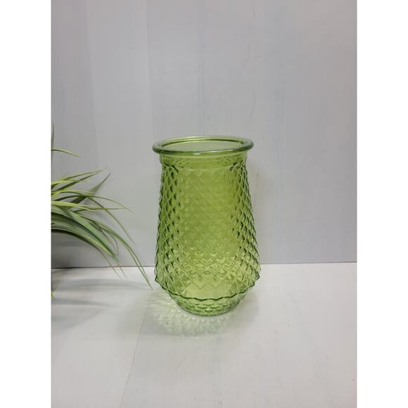 Vintage Avocado Green Glass Flower Vase, Diamond Pattern 7-3/4" - Picture 1 of 4